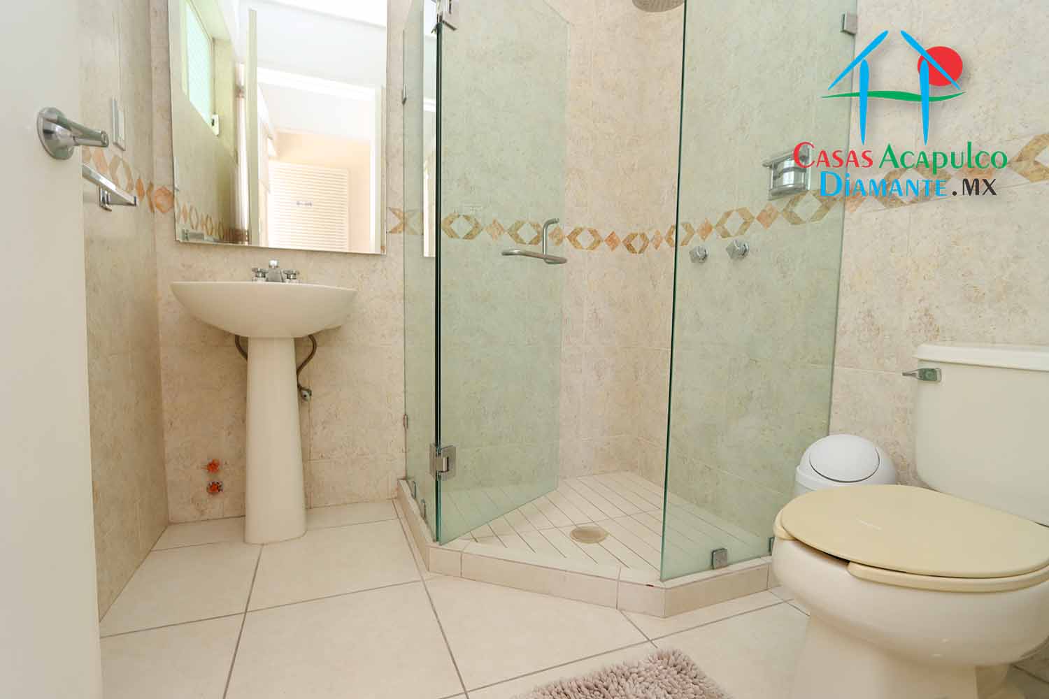 Joyas de Brisamar Vista de Brisamar PH 5 - Acceso y baño completo de visitas 2